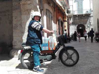 Finch� la salute mi accompagna continuer� a lavorare � ci dice salutandoci -. Quando smetter�, morir�